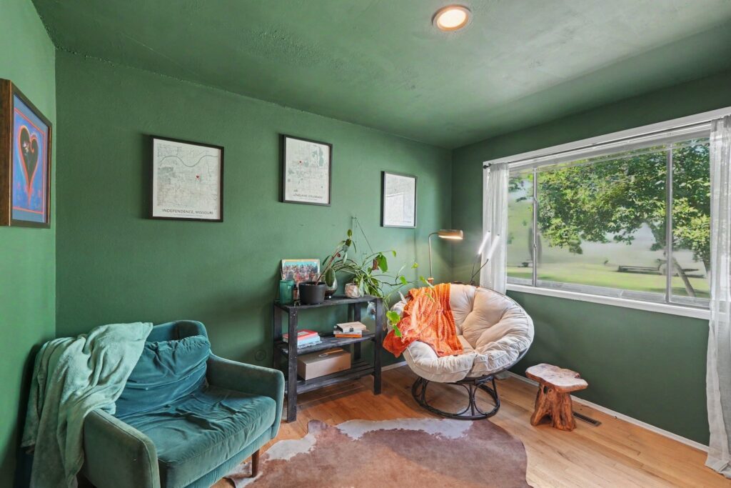 2228 Firstview - green reading room